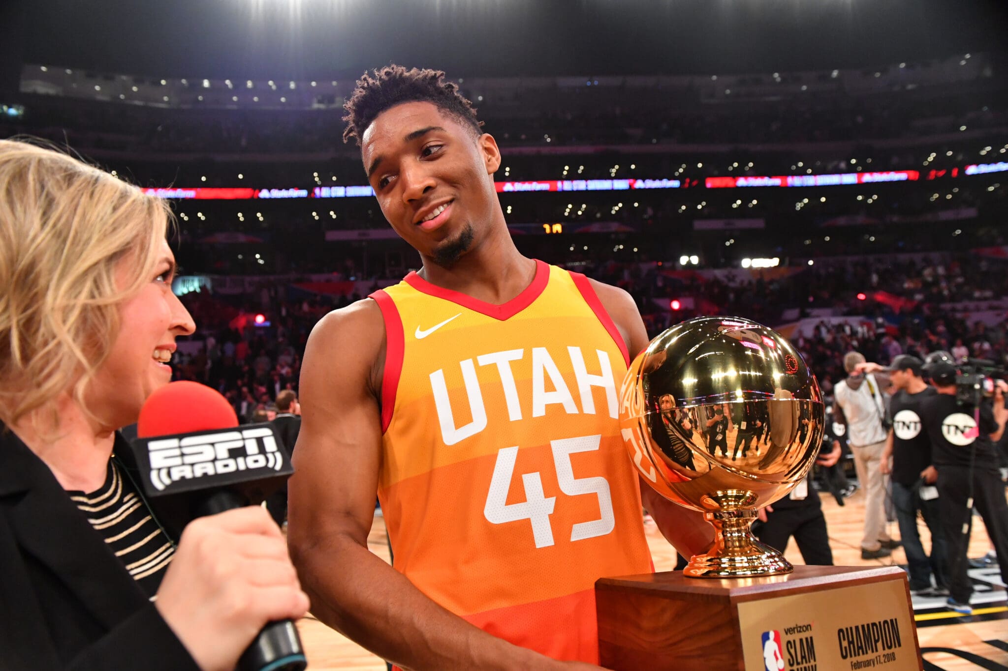 All-Star dunk contest: Utah's Donovan Mitchell wins with nod to